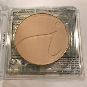 WARM SILK PurePressed Base Foundation